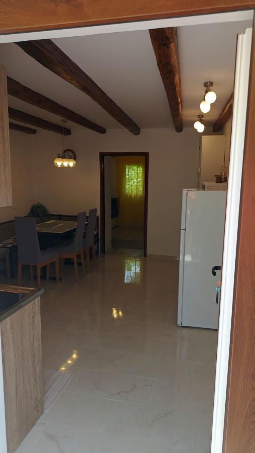 Apartment Dinka Kornić Exteriör bild