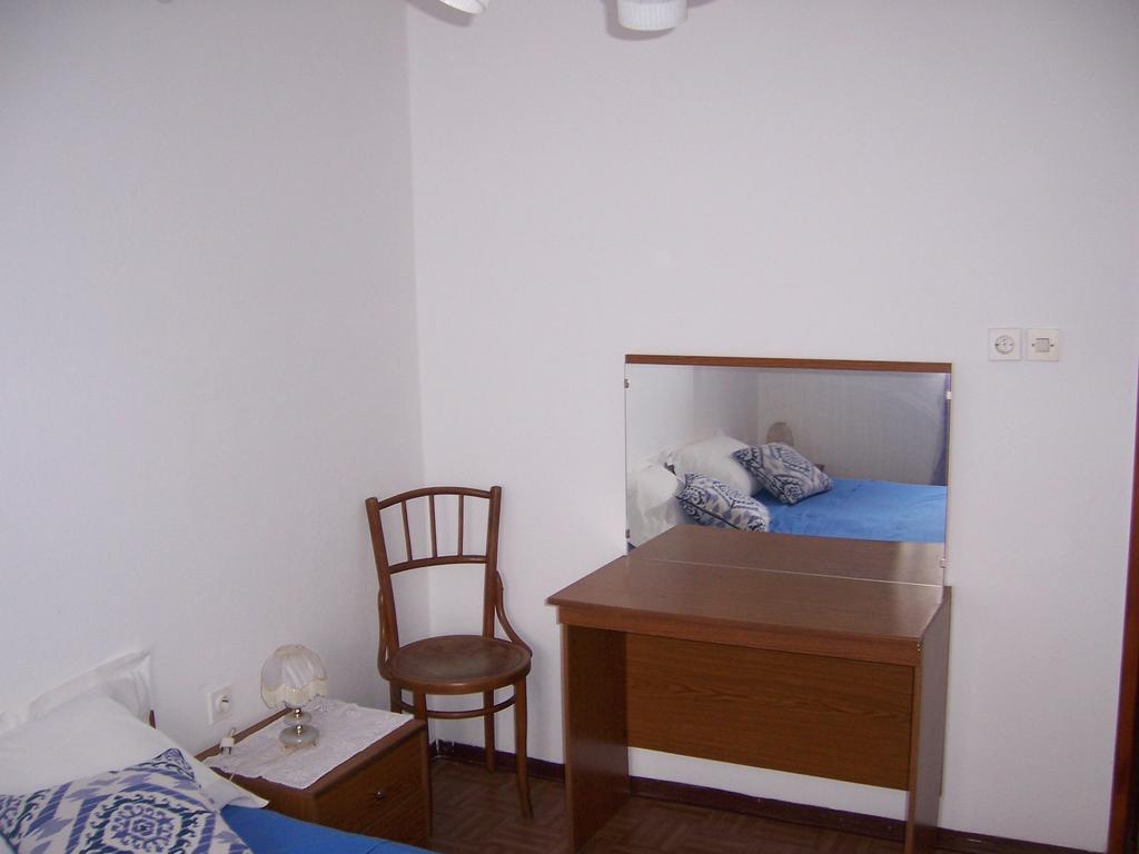 Apartment Dinka Kornić Rum bild